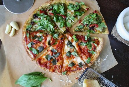 pizza basilikum schneidebrett